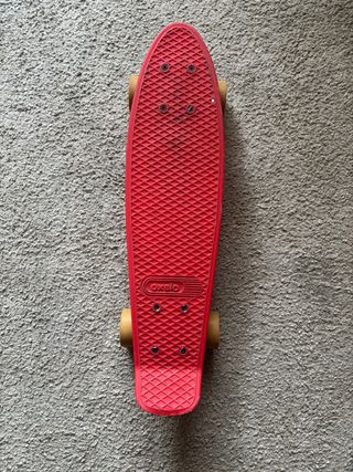 Monopatín rojo 55 cm ruedas PVC