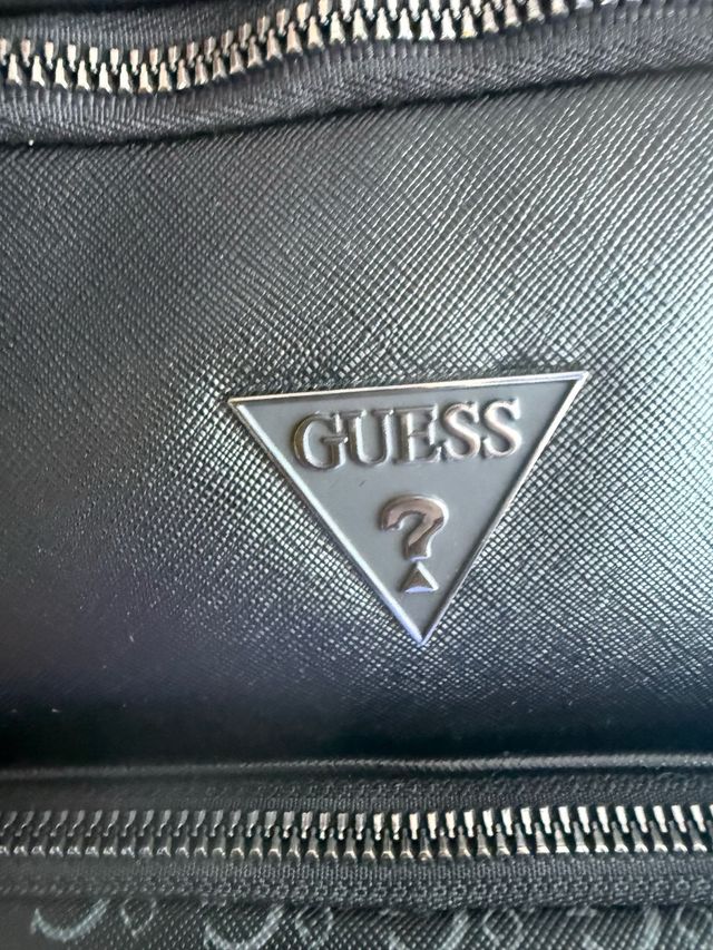 Mochila Guess Negra y Gris