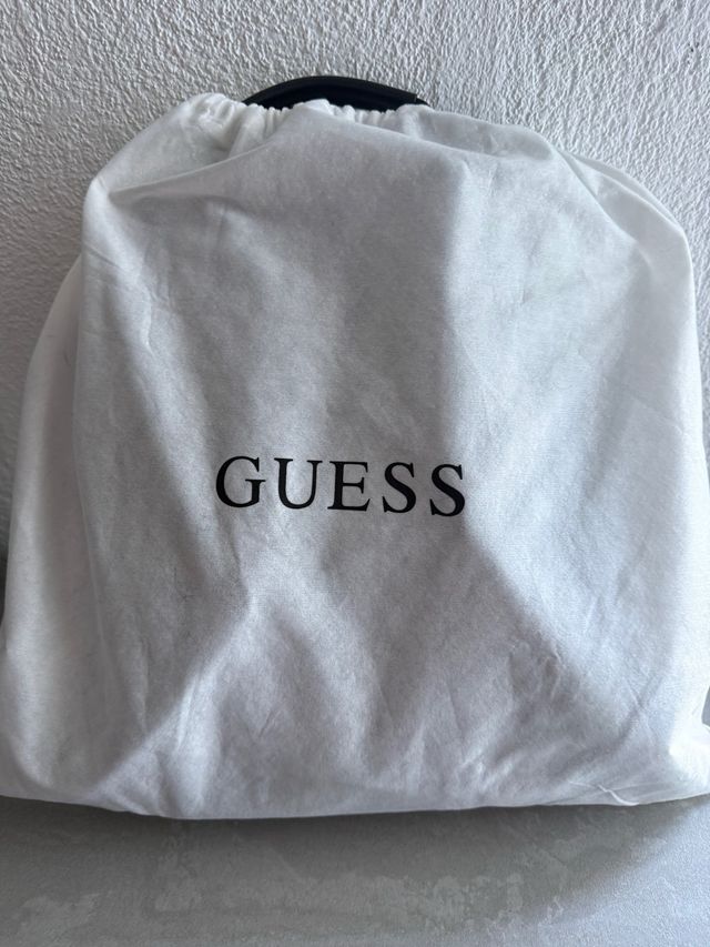 Mochila Guess Negra y Gris