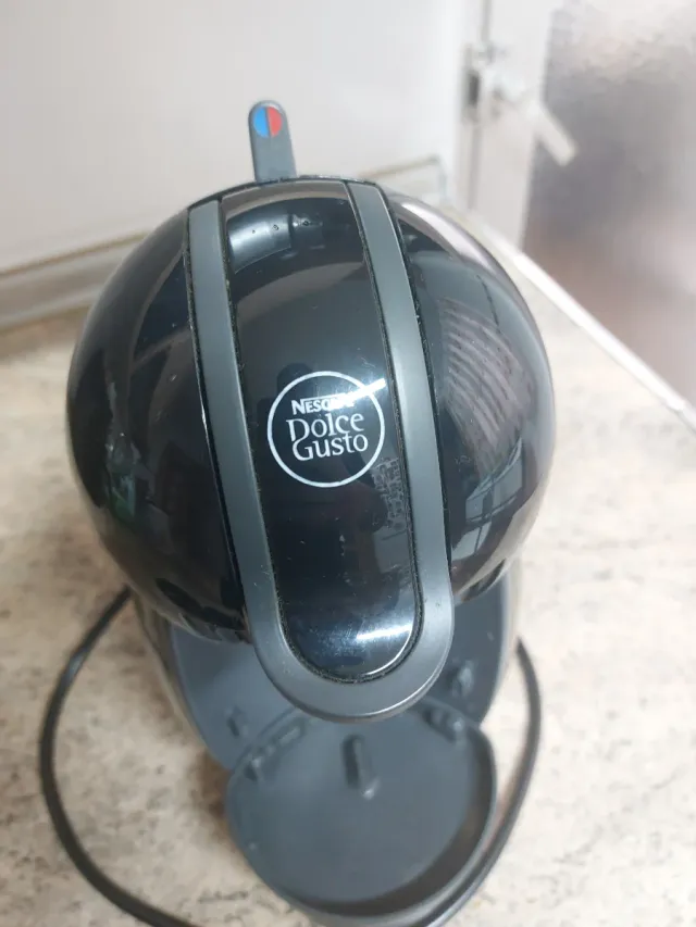 Cafetera Nescafé Dolce Gusto Negra