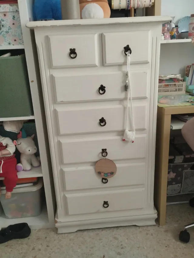 Cajonera blanca de madera