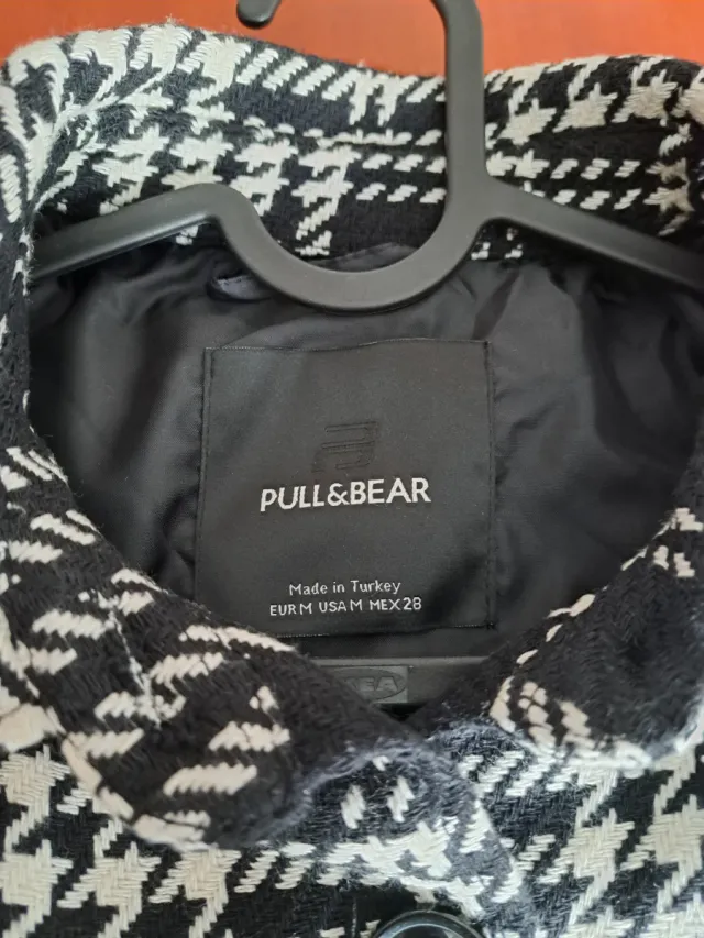 Chaqueta cuadros Pull and Bear mujer