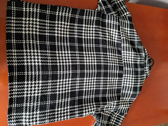 Chaqueta cuadros Pull and Bear mujer