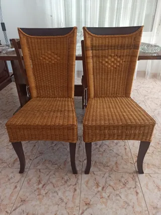 Par de Sillas Grandes de Mimbre y Madera Marrón