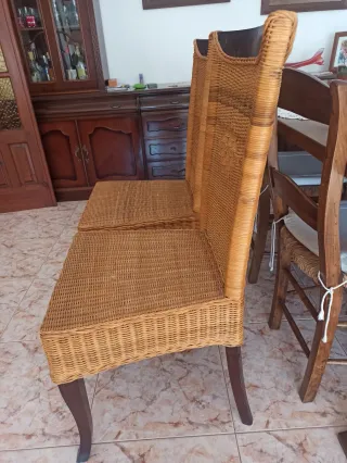Par de Sillas Grandes de Mimbre y Madera Marrón