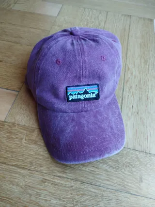 Cappello Patagonia Viola con Patch Logo