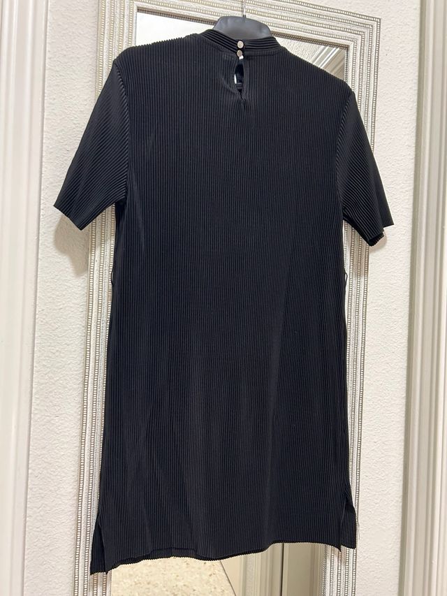 Vestido negro con cinturón