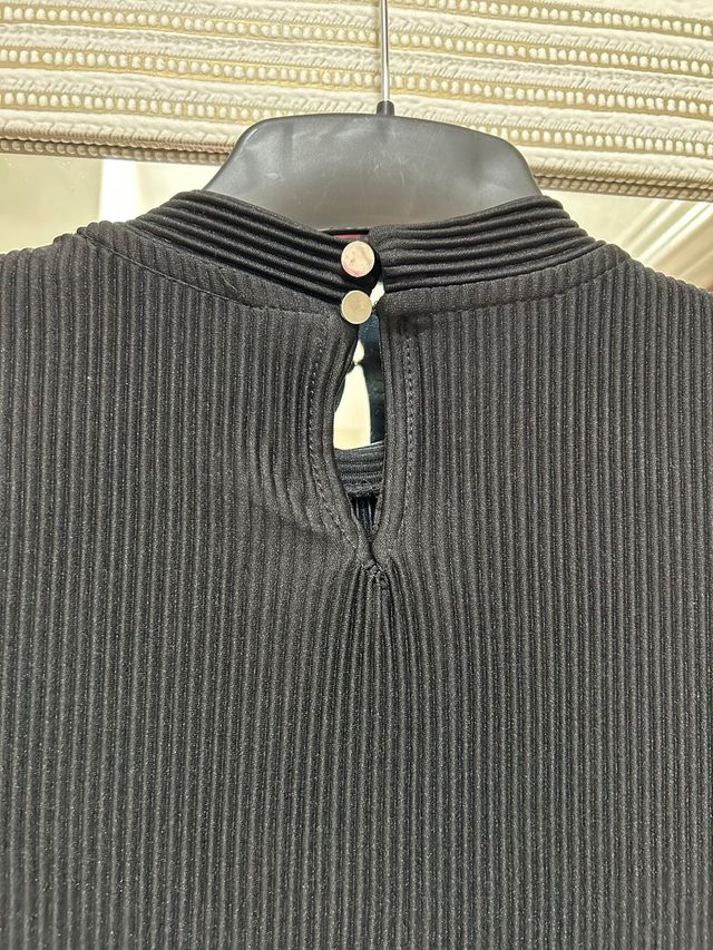 Vestido negro con cinturón