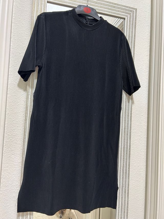 Vestido negro con cinturón