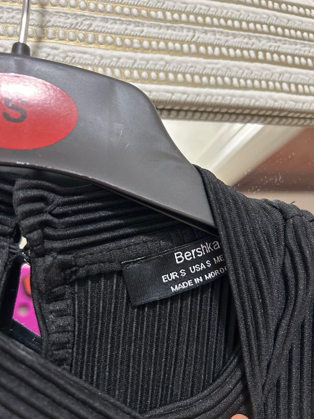 Vestido negro con cinturón