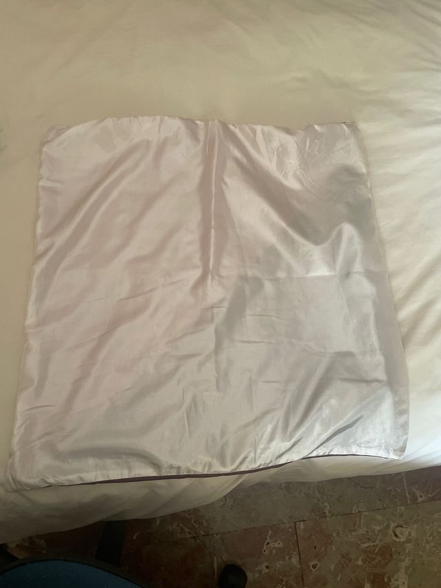 Funda de cojín rosa y morado. 59x59