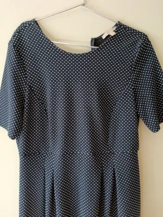 Vestido Esprit punto lunares azul y blanco.