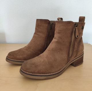 Botas de ante marrones