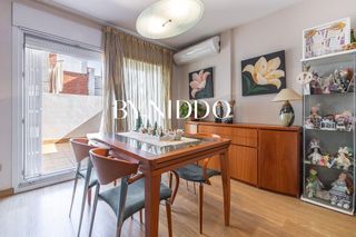Casa adosada en venta en La Teixonera en Barcelona