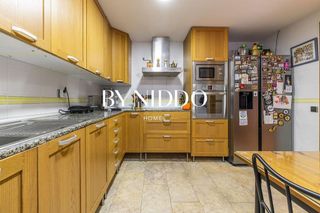 Casa adosada en venta en La Teixonera en Barcelona