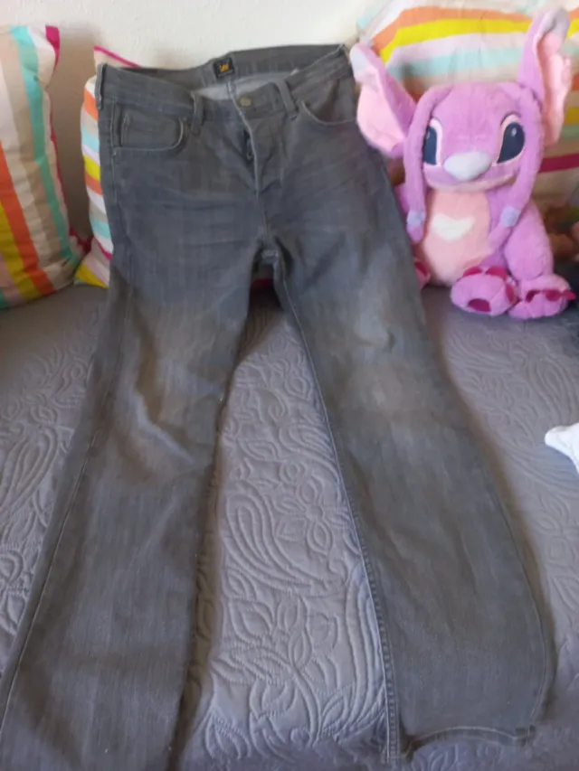 Pantalón vaquero Lee gris