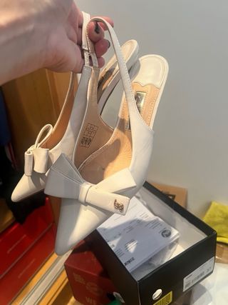 Zapatos tacón destalonados lazo beige talla 37