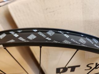 Rueda trasera DT Swiss HX 1700 29 35mm E-Bike