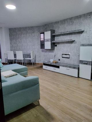 Piso en alquiler en Parque Alcosa - Jardines del Edén en Sevilla