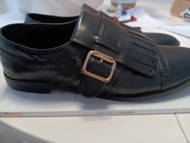 Zapatos MNG negros abotinados