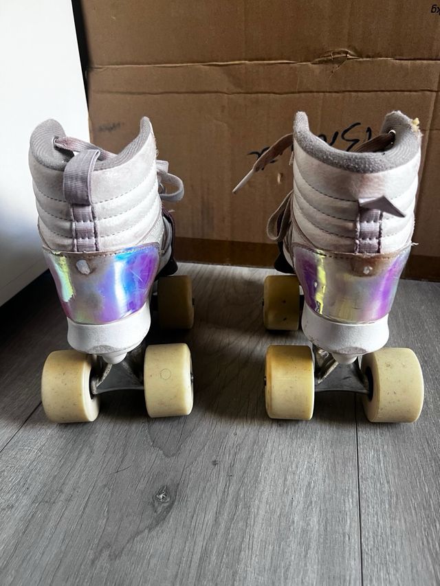 Patines de 4 ruedas blancos