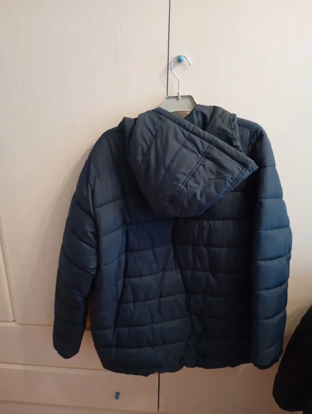 Cazadora acolchada azul marino