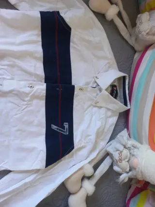 Camisa de caballero blanca con detalles