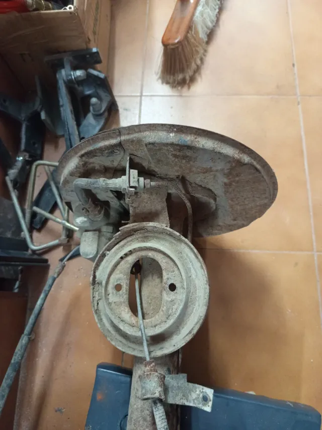 Eje trasero con frenos de disco,para Seat 124 .