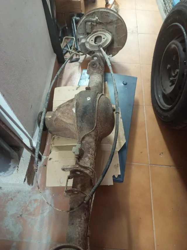 Eje trasero con frenos de disco,para Seat 124 .