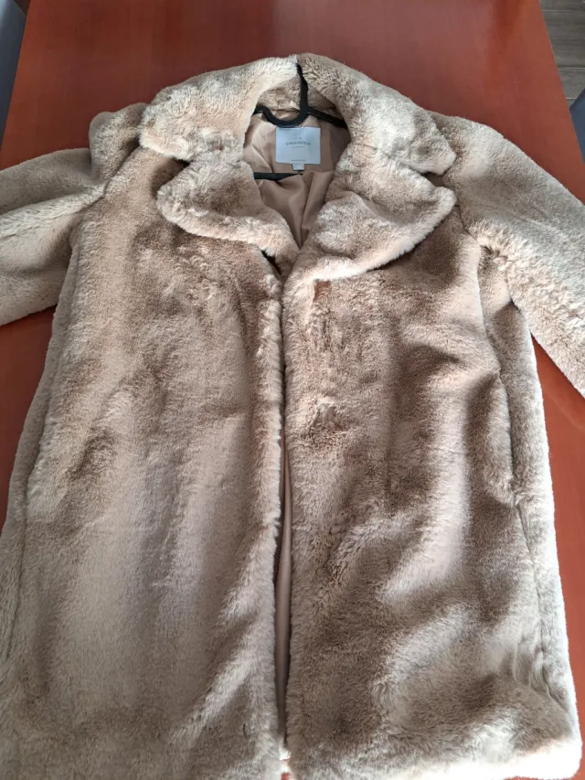 Abrigo pelo sintético beige Springfield Talla L