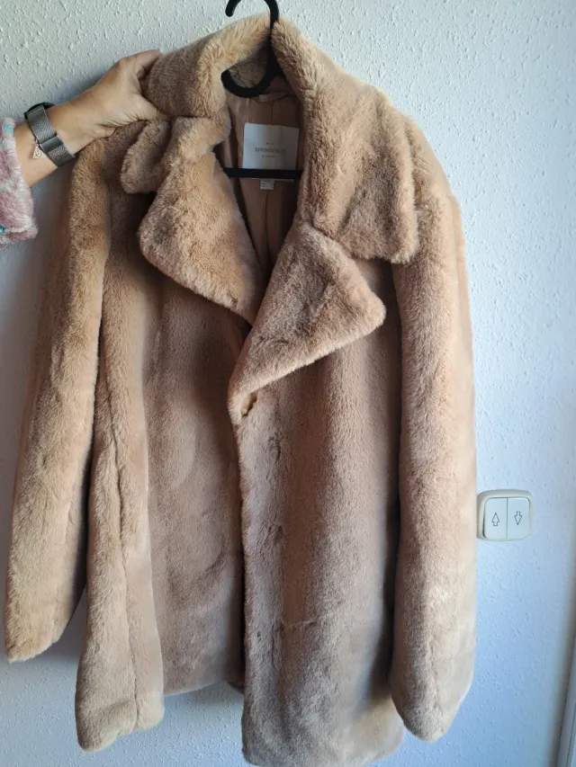 Abrigo pelo sintético beige Springfield Talla L
