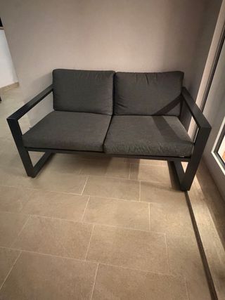 Salotto esterno: 2 poltrone, divano, tavolino