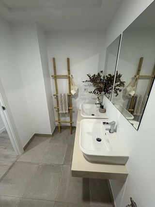 Piso en venta en Santa Rosa - Valdeolleros en Córdoba