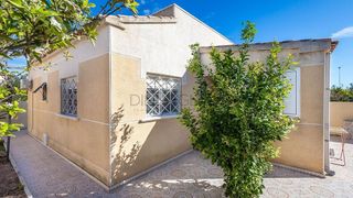 Chalet en venta en La Siesta - El Salado - Torreta en Torrevieja