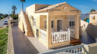 Chalet en venta en La Siesta - El Salado - Torreta en Torrevieja