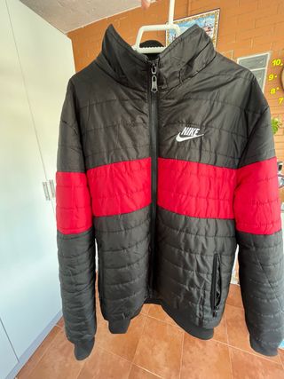 Chaqueta Nike Negro y Rojo