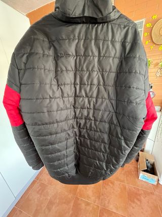 Chaqueta Nike Negro y Rojo