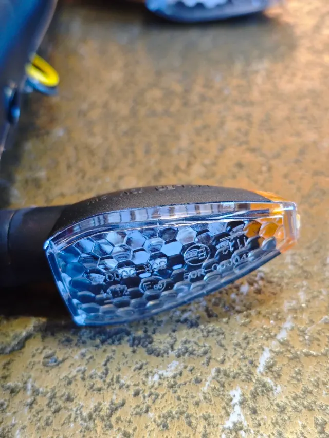 Suporte de placa de motocross com luz de freio LED