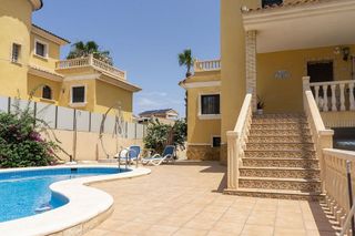 Chalet en venta en Campos de Golf - Villa Martin - Los Dolses en Orihuela