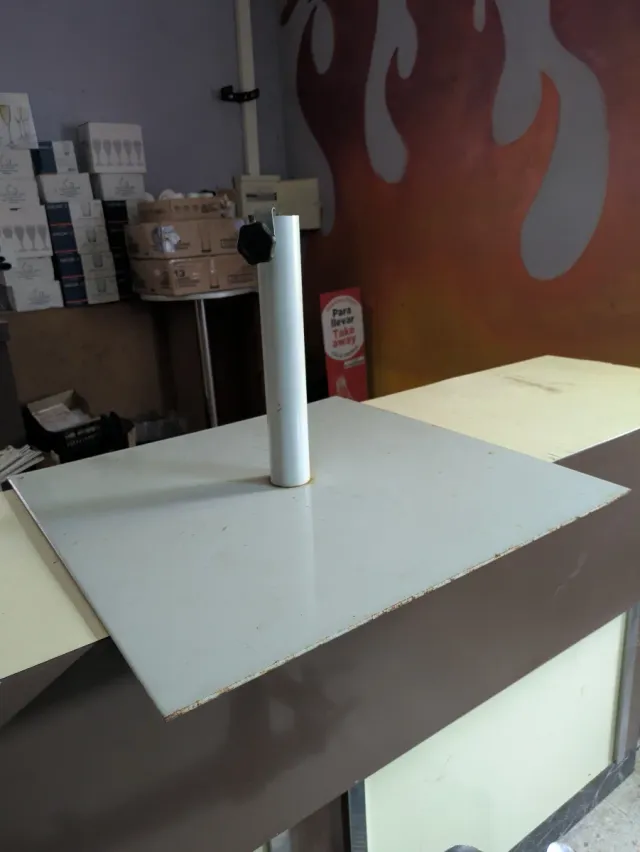 Base para sombrilla de hierro .40€ ud 150€ las 5 u