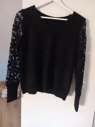 Jersey negro con encaje
