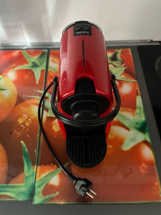 Cafetera Nespresso Krups Roja