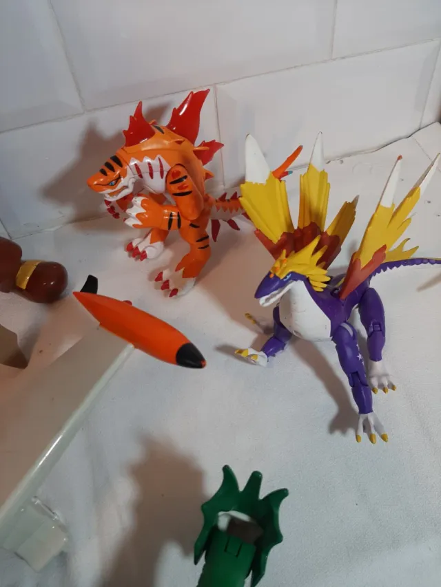 Lote de muñecos: Jake, dragón, avión y más