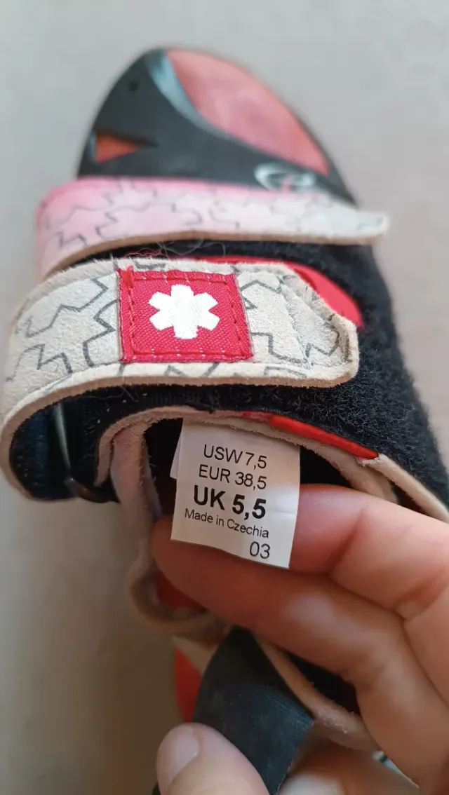 Pies de gato Ocun Ozone