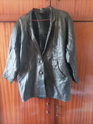 Chaqueta de cuero negra