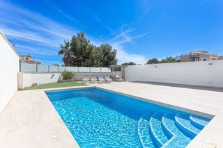 Chalet en venta en Campos de Golf - Villa Martin - Los Dolses en Orihuela