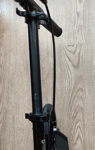 Patinete Oxelo MID9 de Decathlon.  (Plegable) Gris