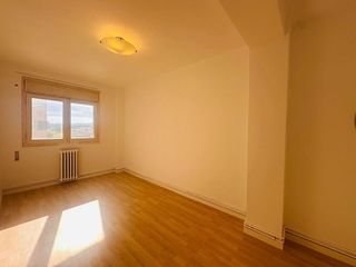 Piso en venta en La Paz en Zaragoza