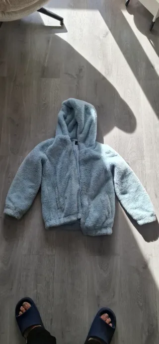 Chaqueta de pelo niña azul con capucha 152