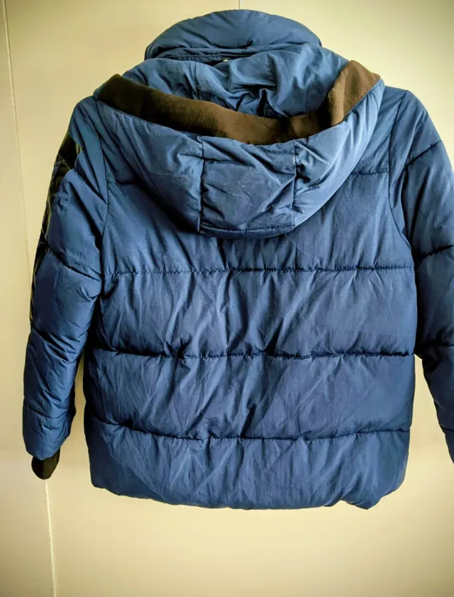 Cazadora niño Tommy Hilfiger azul. Talla 128